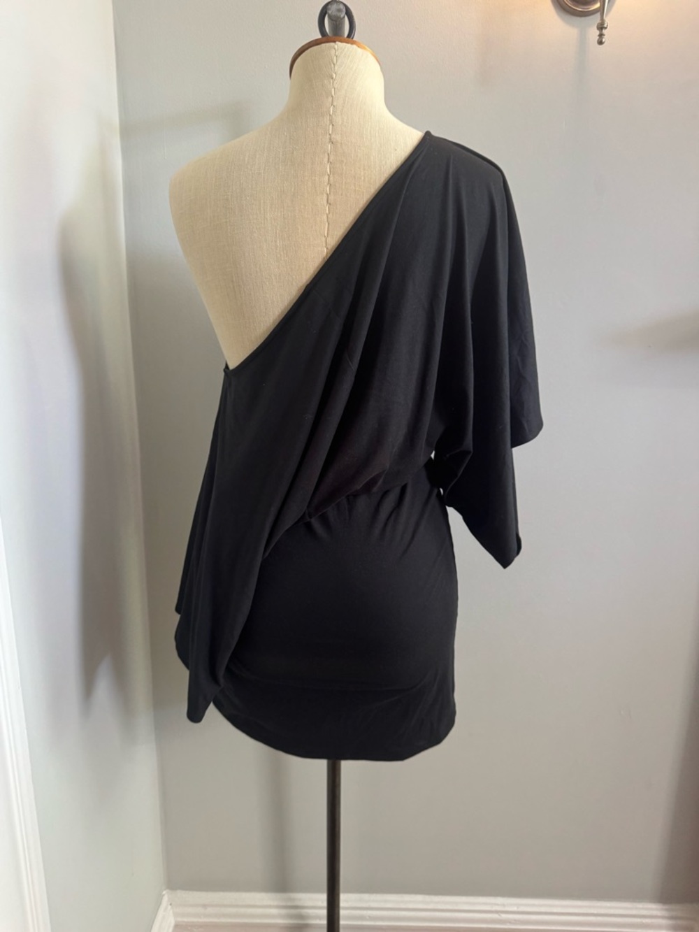 Urban Outfitters Black One-Shoulder Tie Dress - Picture 4 of 5
